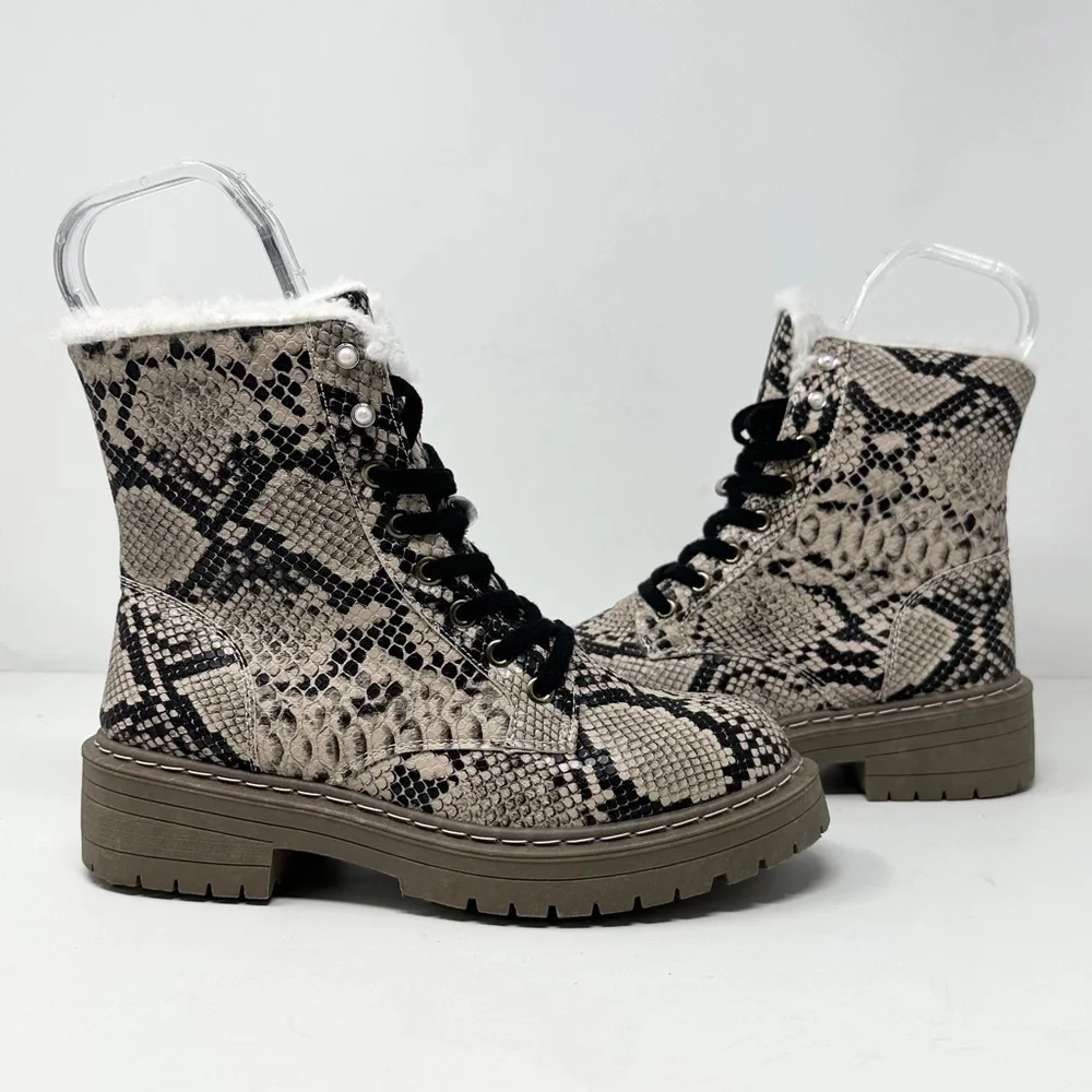 True Craft Snakeskin Combat Boots Size 8 - Picture 1 of 10
